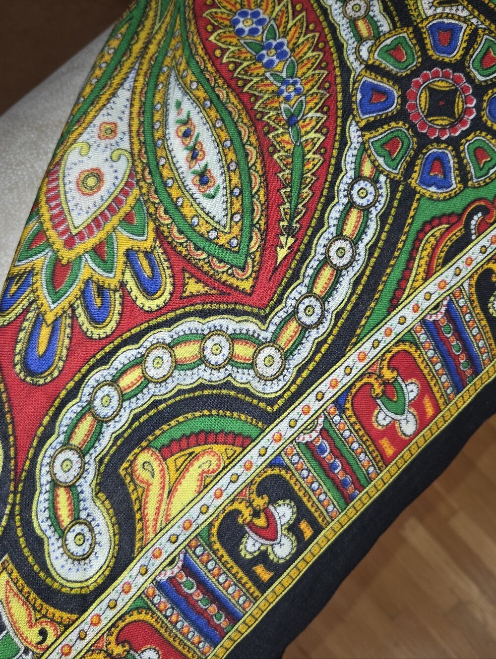 Black Paisley Wool Scarf Pavlovo Posad